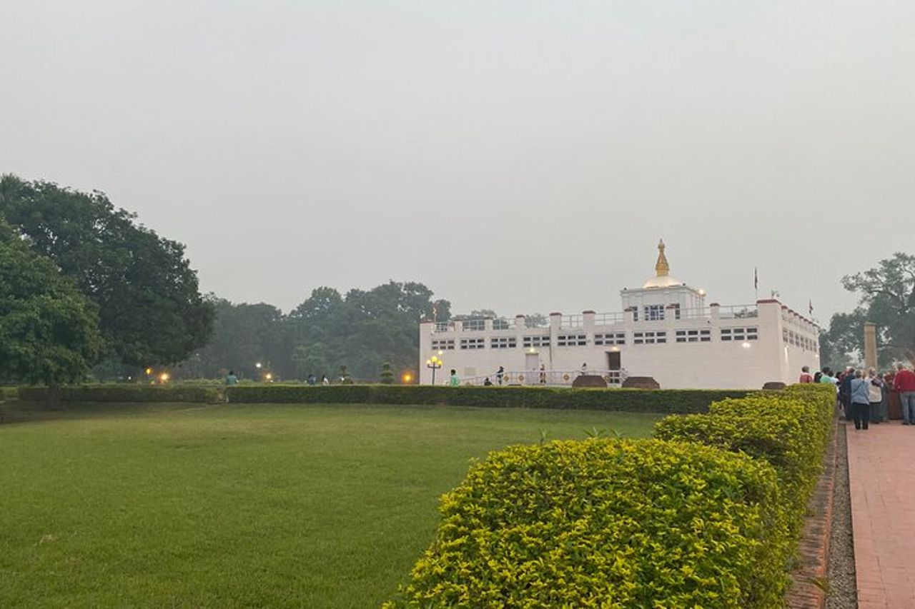 Tour Lumbini di un'intera giornata — 4