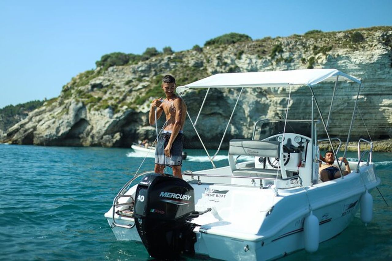 Noleggio barca 40cv accessoriata a Vieste senza patente per 4 ore — 6