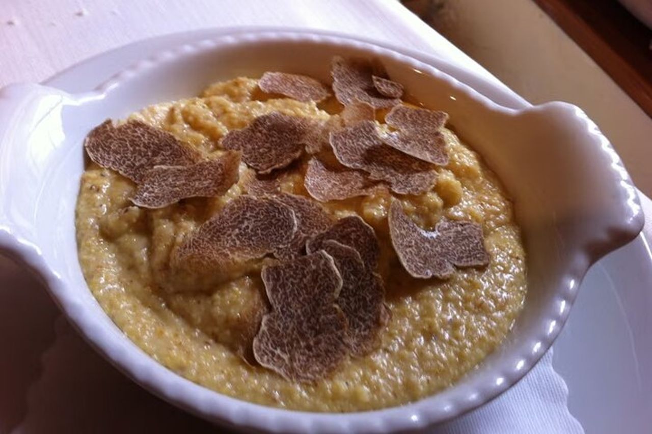 Cesarine: caccia al tartufo e lezione di cucina con un locale ad Asti — 3