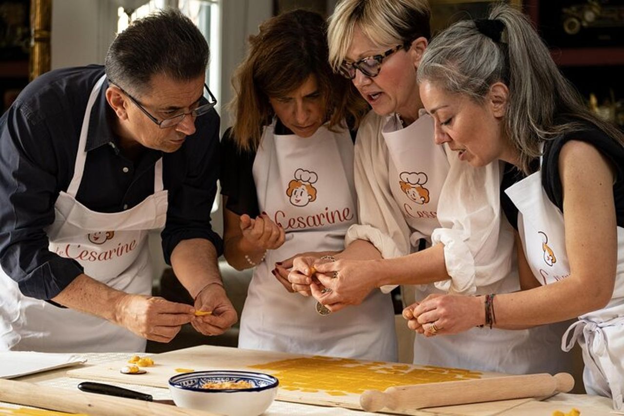 Cesarine: caccia al tartufo e lezione di cucina con un locale ad Asti — 5