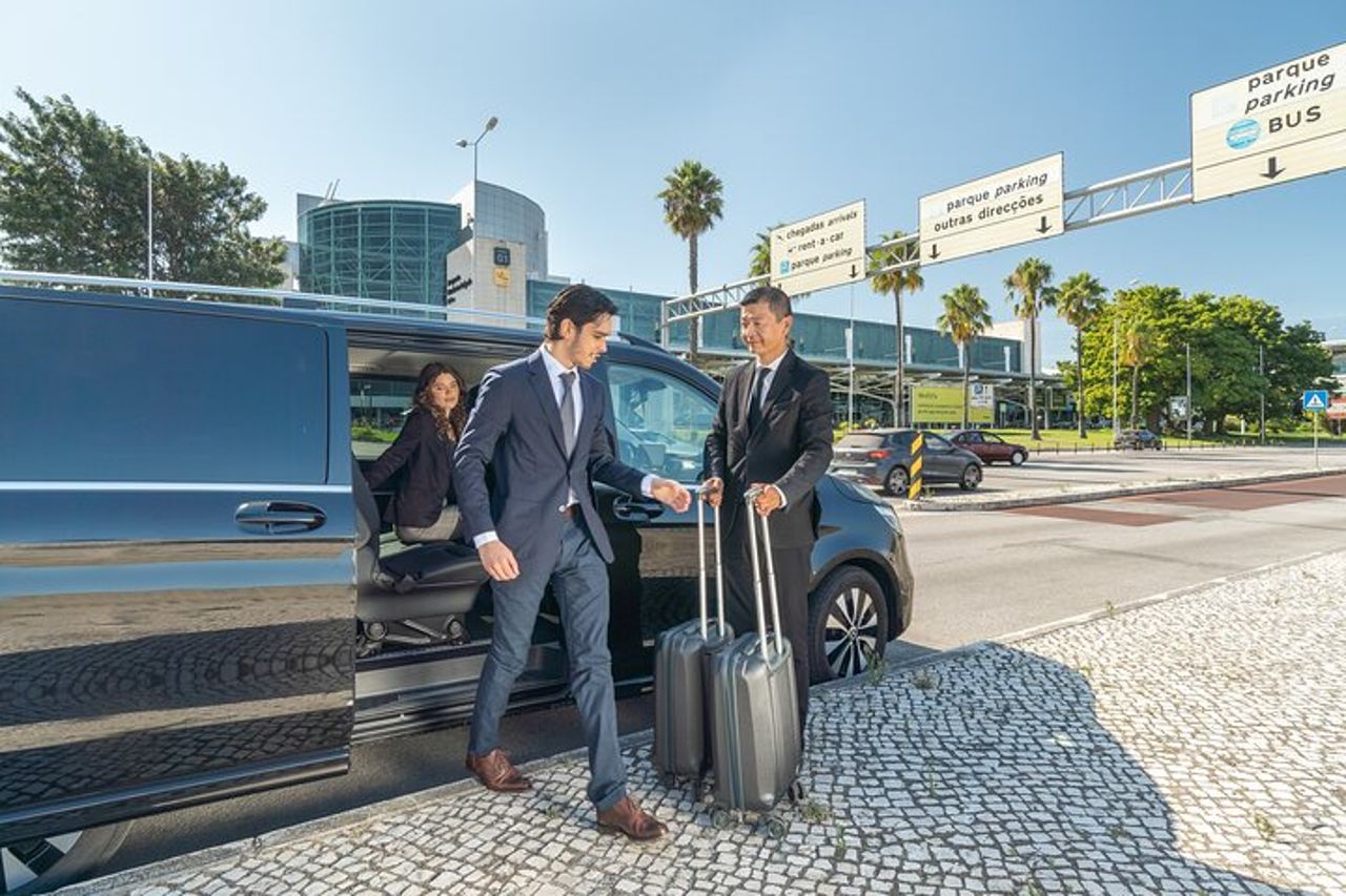 Trasferimento privato dall'aeroporto a/da Lisbona