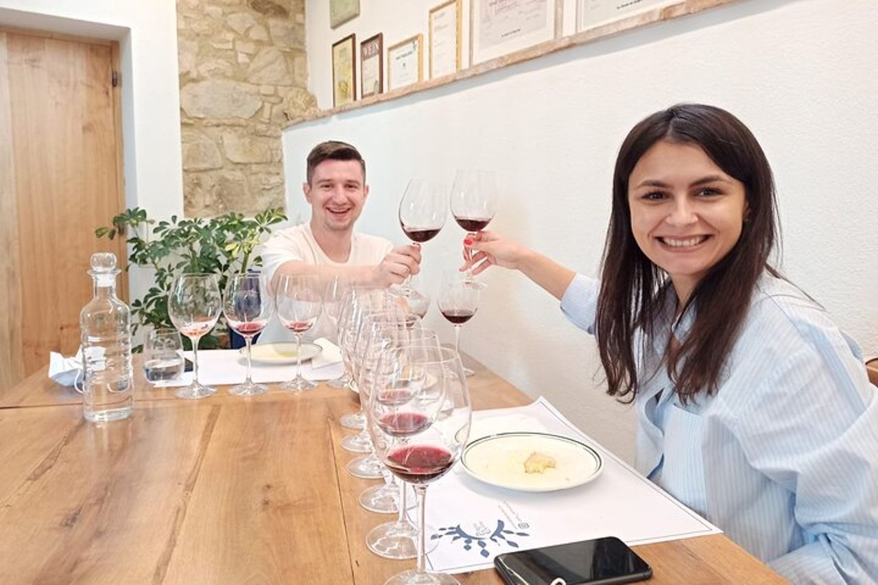 Tour del vino Brunello della Val d'Orcia con Montalcino e Montepulciano — 5