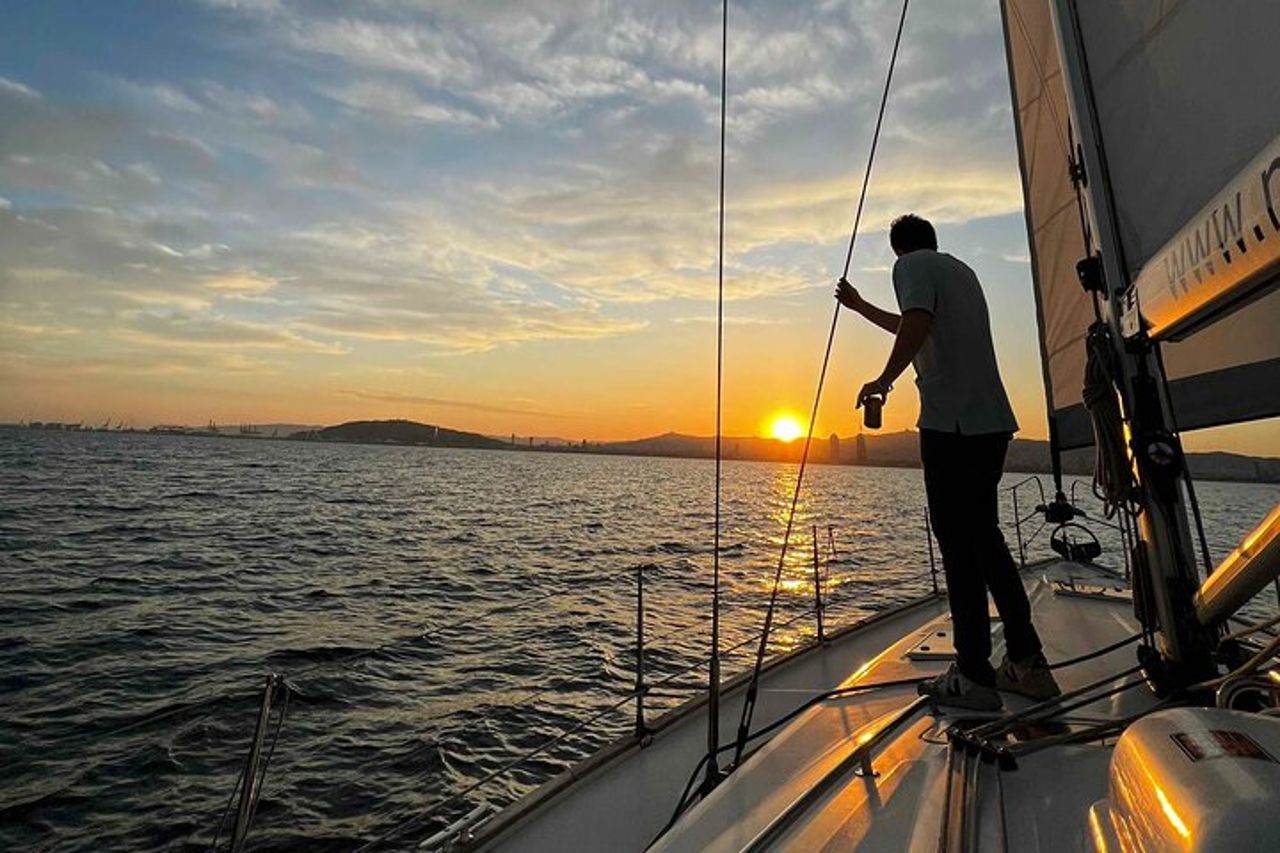 Crociera in barca a vela al tramonto e diurna a Barcellona — 5