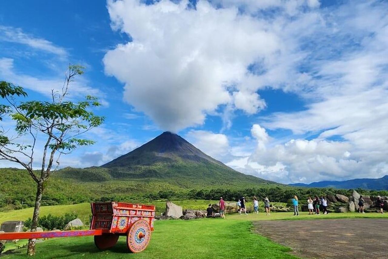 Vulcano Arenal e sorgenti termali da San Jose — 2