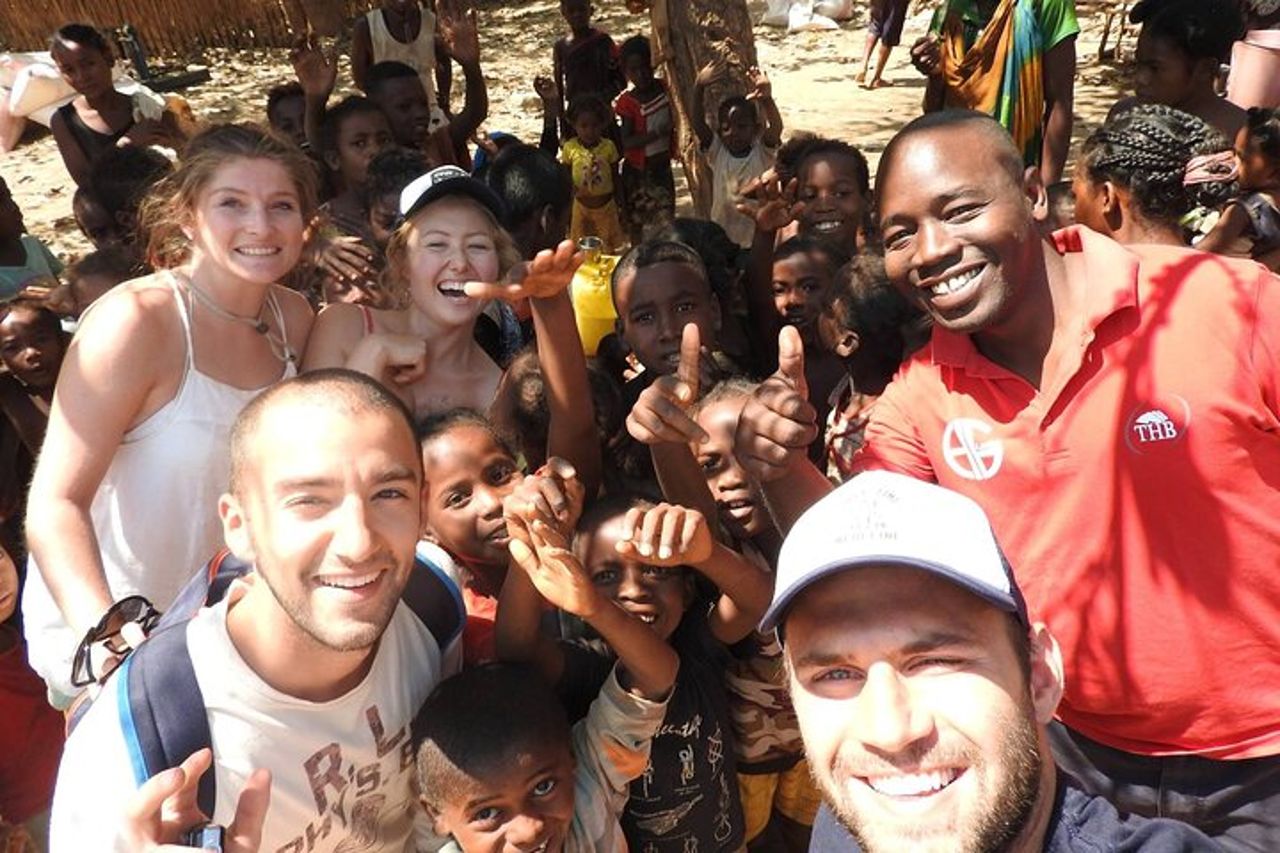 Adevnture di 5 giorni: Camping Tsirihina Rivertrip al viale Baobab — 5
