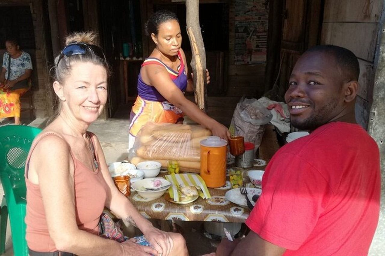 Adevnture di 5 giorni: Camping Tsirihina Rivertrip al viale Baobab — 6