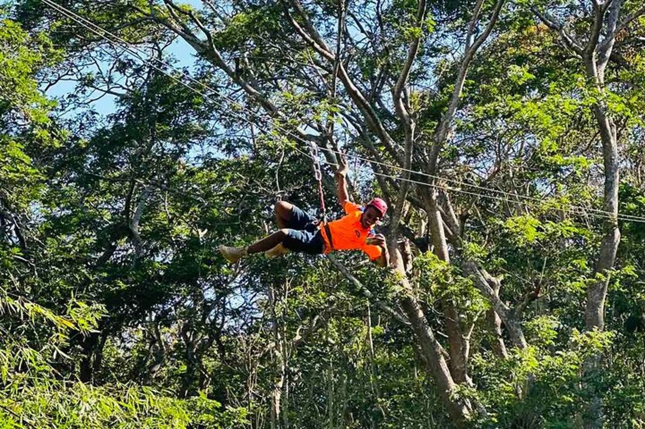 Parco avventura Zipline gigante di 6 ore alle Fiji — 5