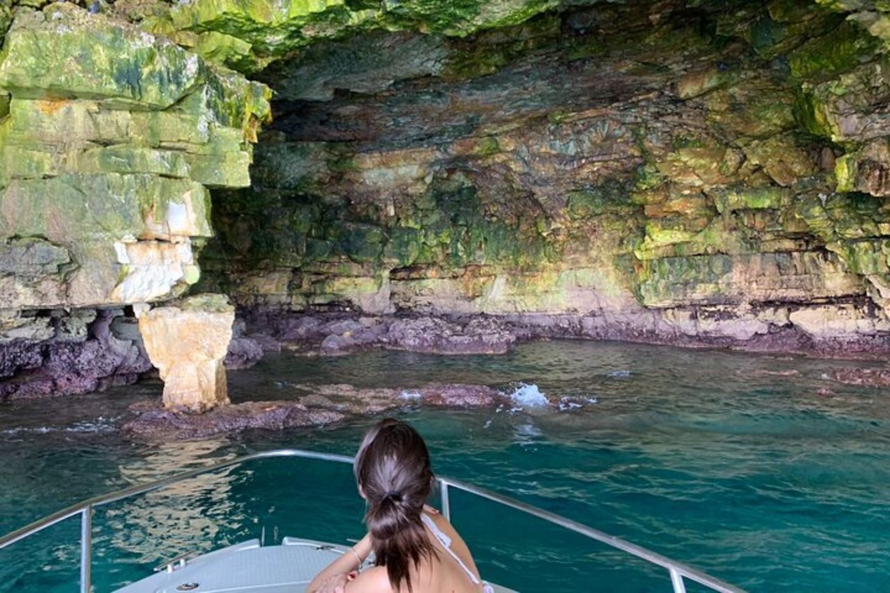 Privato: Tour in Barca di 3h delle grotte di Polignano a Mare — 3