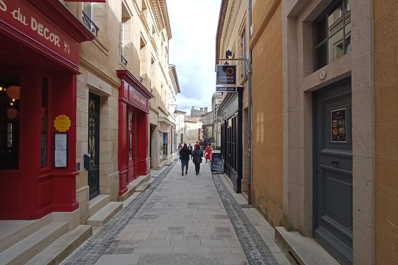 Isaac Newton’s Trail: Puzzle Quest a Saint-Émilion — 7