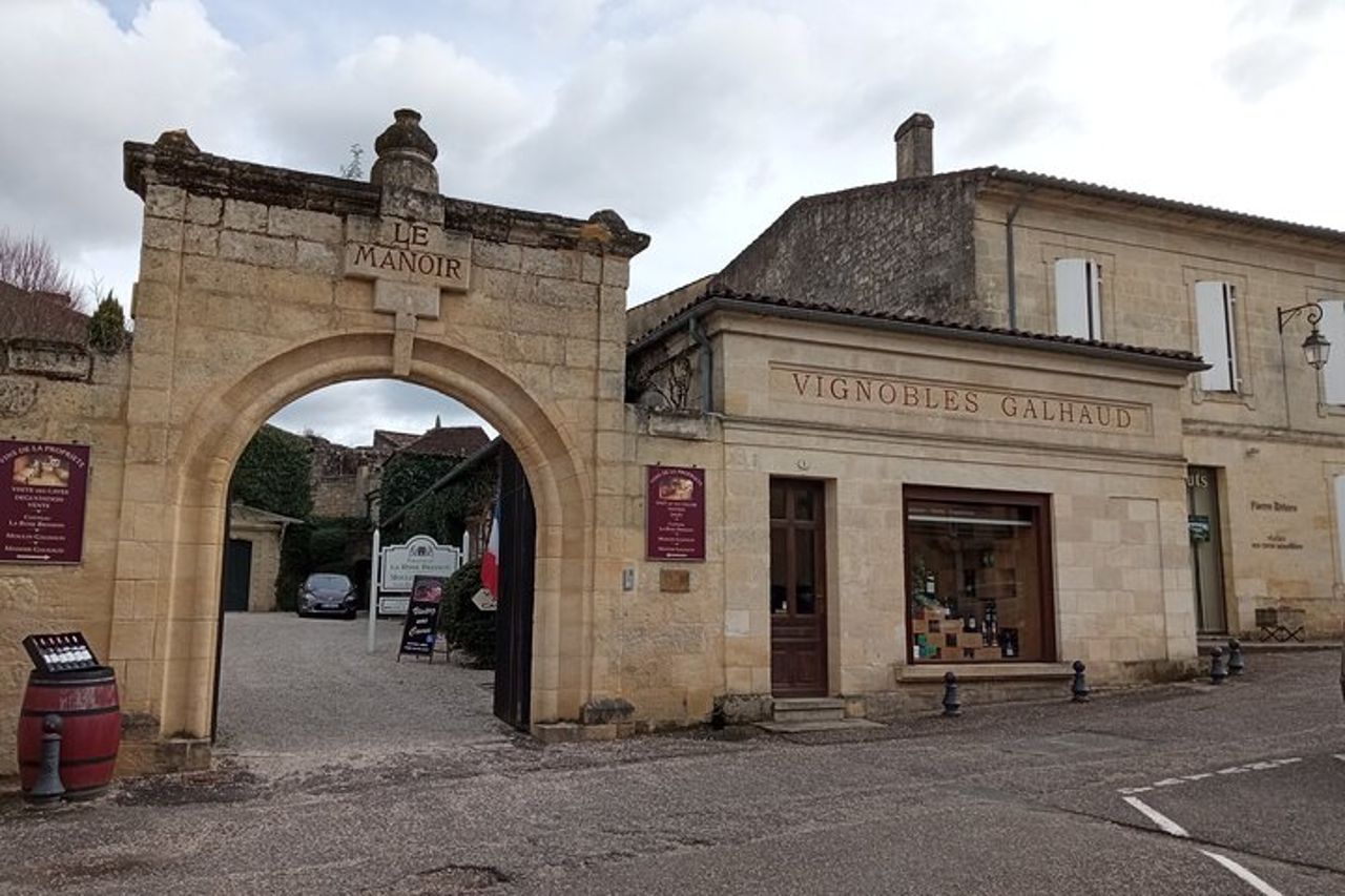Isaac Newton’s Trail: Puzzle Quest a Saint-Émilion — 9