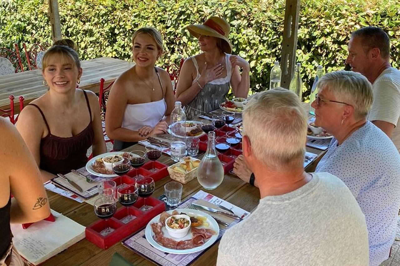 Degustazione in un Vigneto Toscano con trasferimento da Lucca — 8