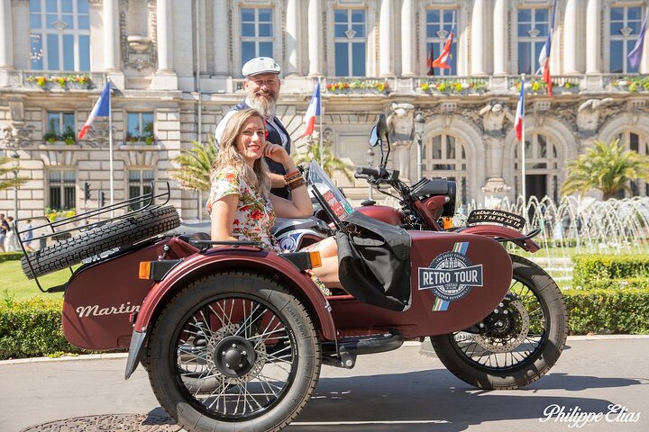 Tour di mezza giornata in sidecar da Tours
