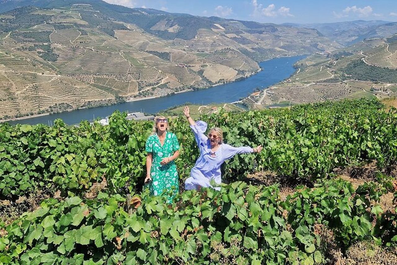 Valle del Douro-Guida Esperta-Barca-Pranzo-Degustazioni-Offerta bottiglia di vino — 4