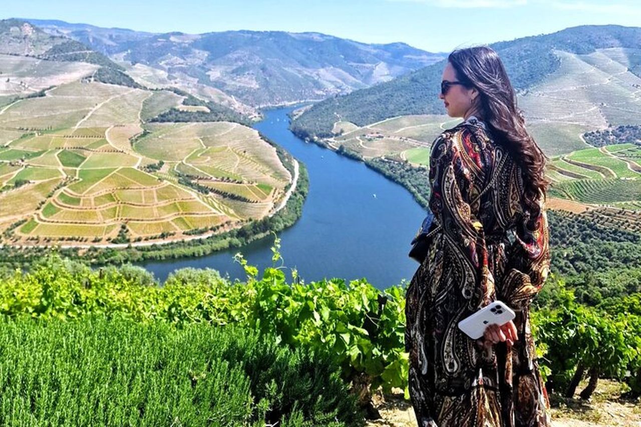 Valle del Douro-Guida Esperta-Barca-Pranzo-Degustazioni-Offerta bottiglia di vino