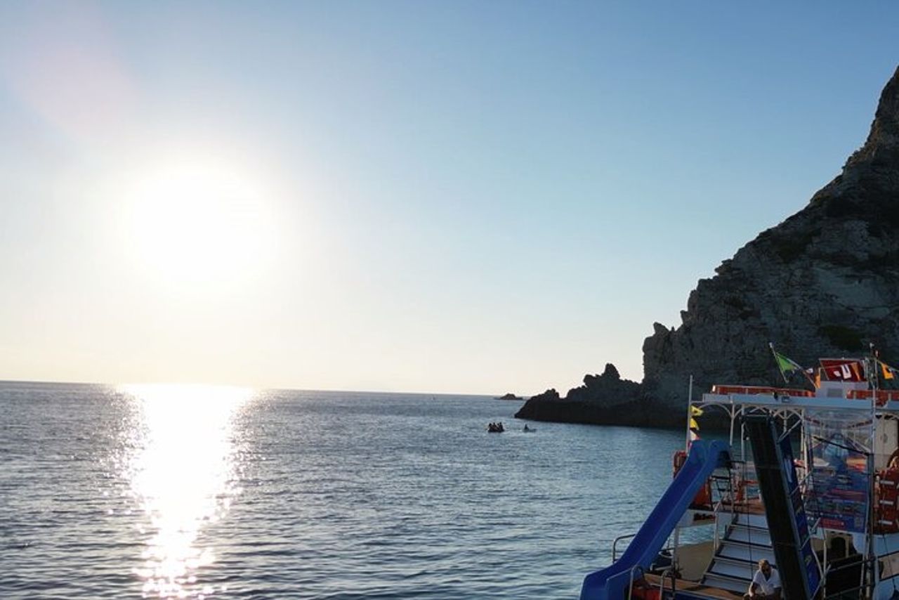 Tour barca Tropea Capo Vaticano aperitivo snorkeling al tramonto — 4