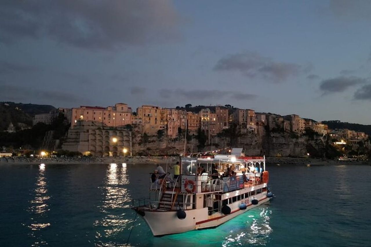 Tour barca Tropea Capo Vaticano aperitivo snorkeling al tramonto