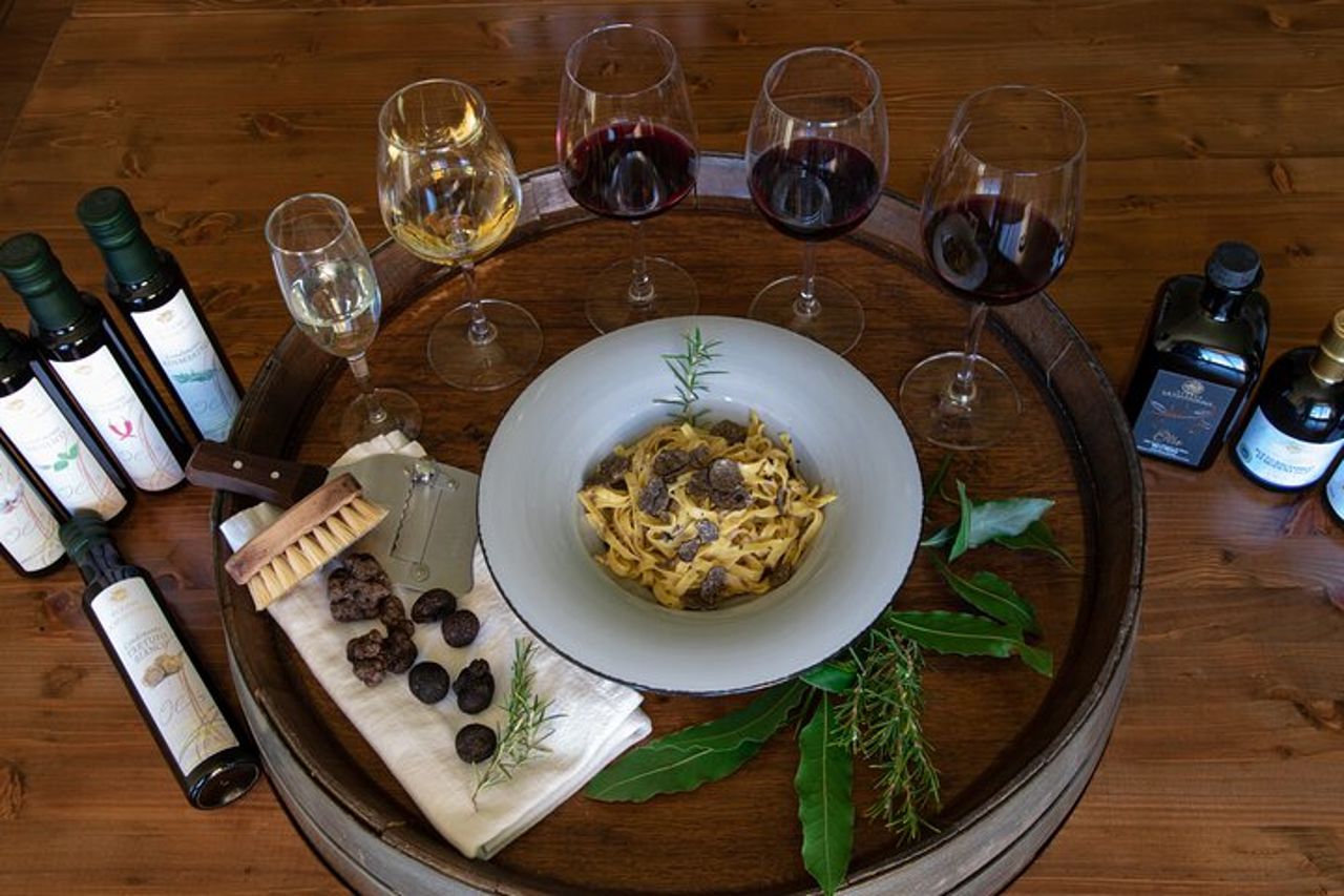 Caccia al tartufo e lezione di cucina — 5
