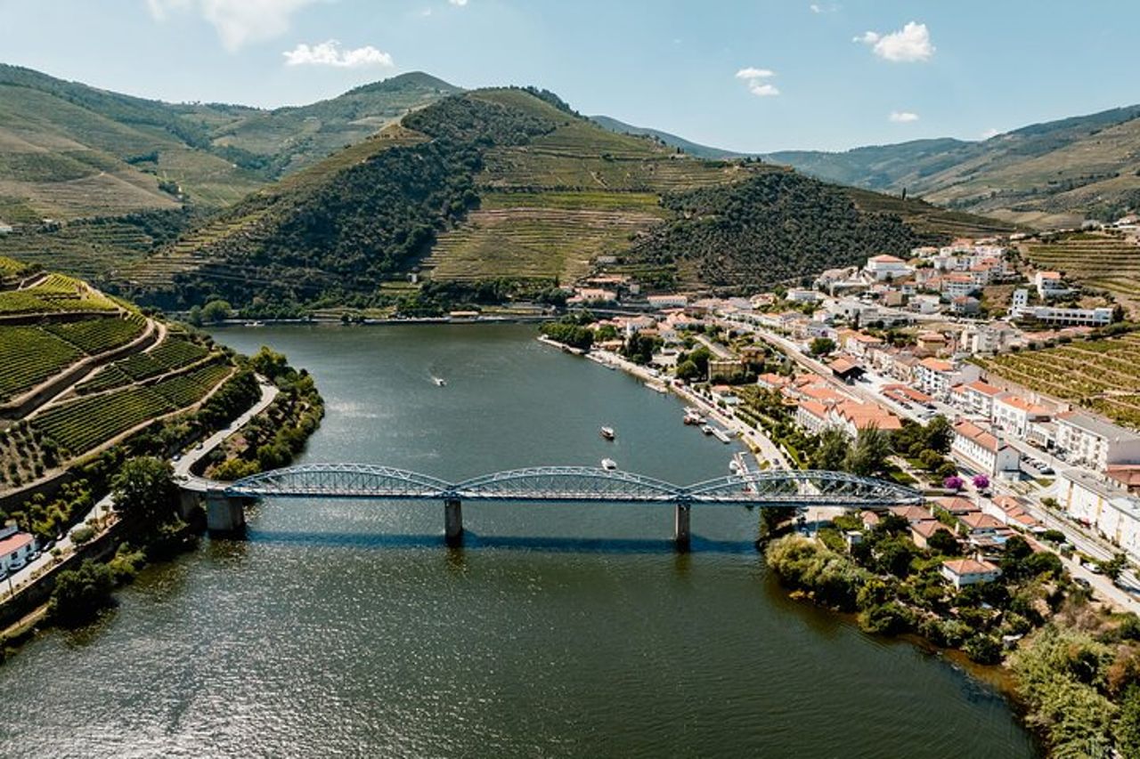 Porto - Valle del Douro : Barca, Treno, Degustazione di Vini e Pranzo Incluso — 2