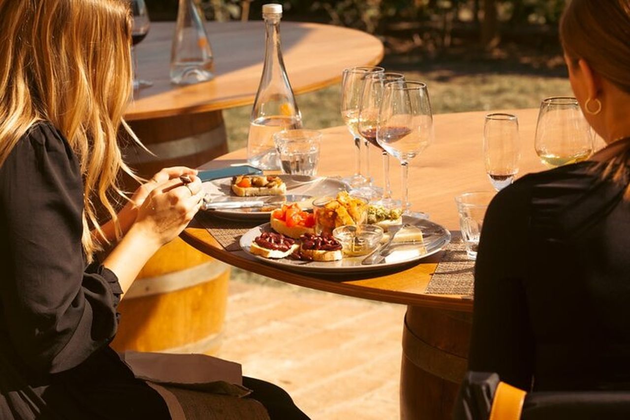 Degustazione privata di vino e olio con pranzo — 6