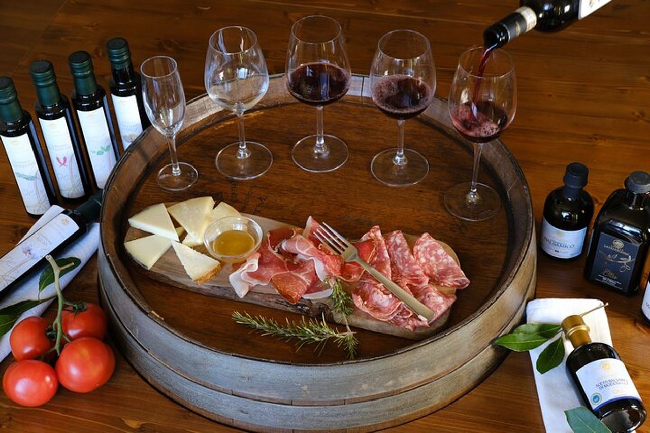 Degustazione di vini e oli EVO con pranzo toscano