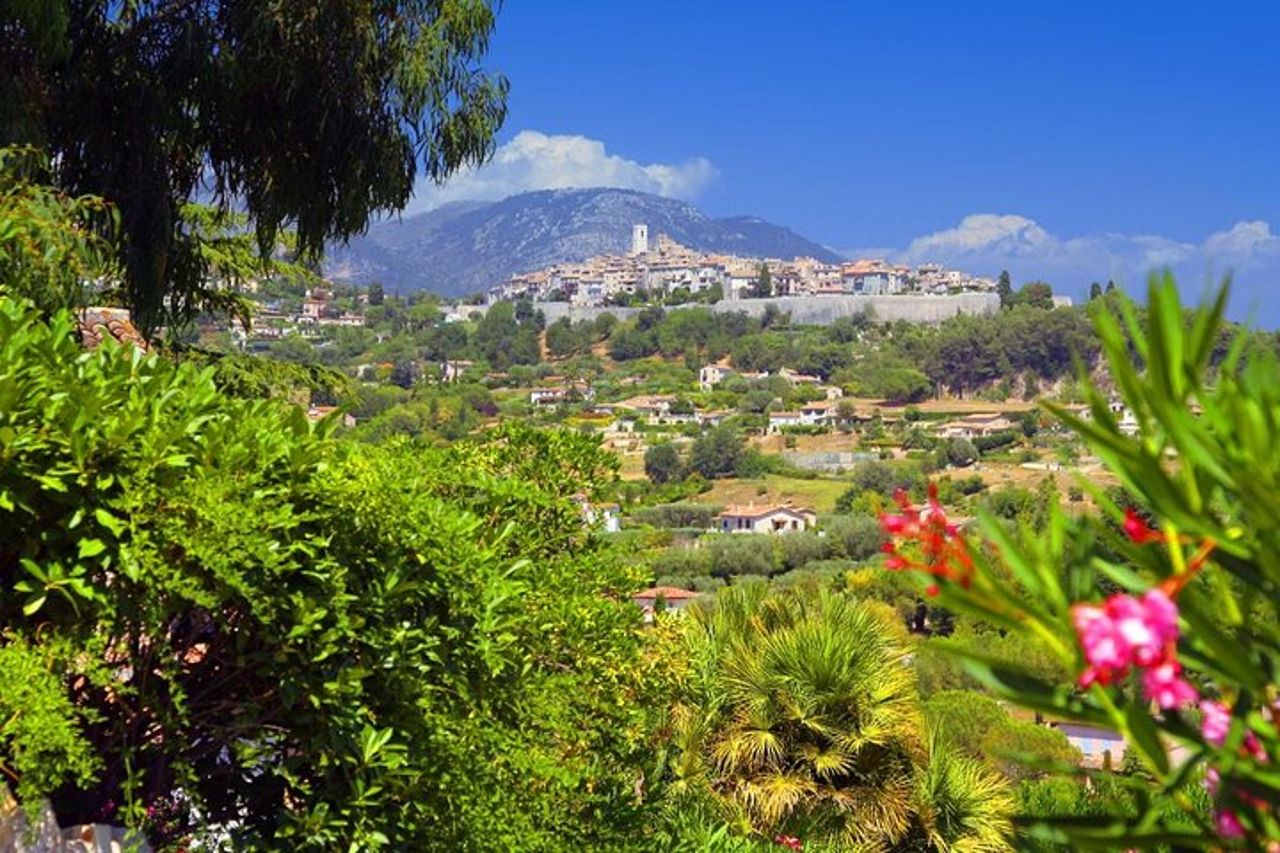 Escursione a terra a Grasse, Antibes, St Paul de Vence da Cannes — 5