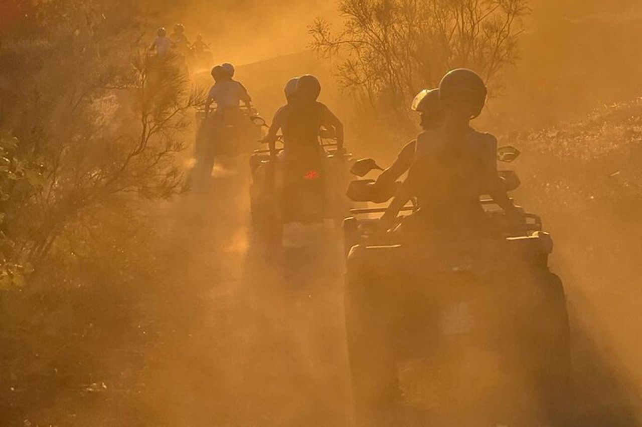 2 ore Tour in Quad sul vulcano Etna — 4
