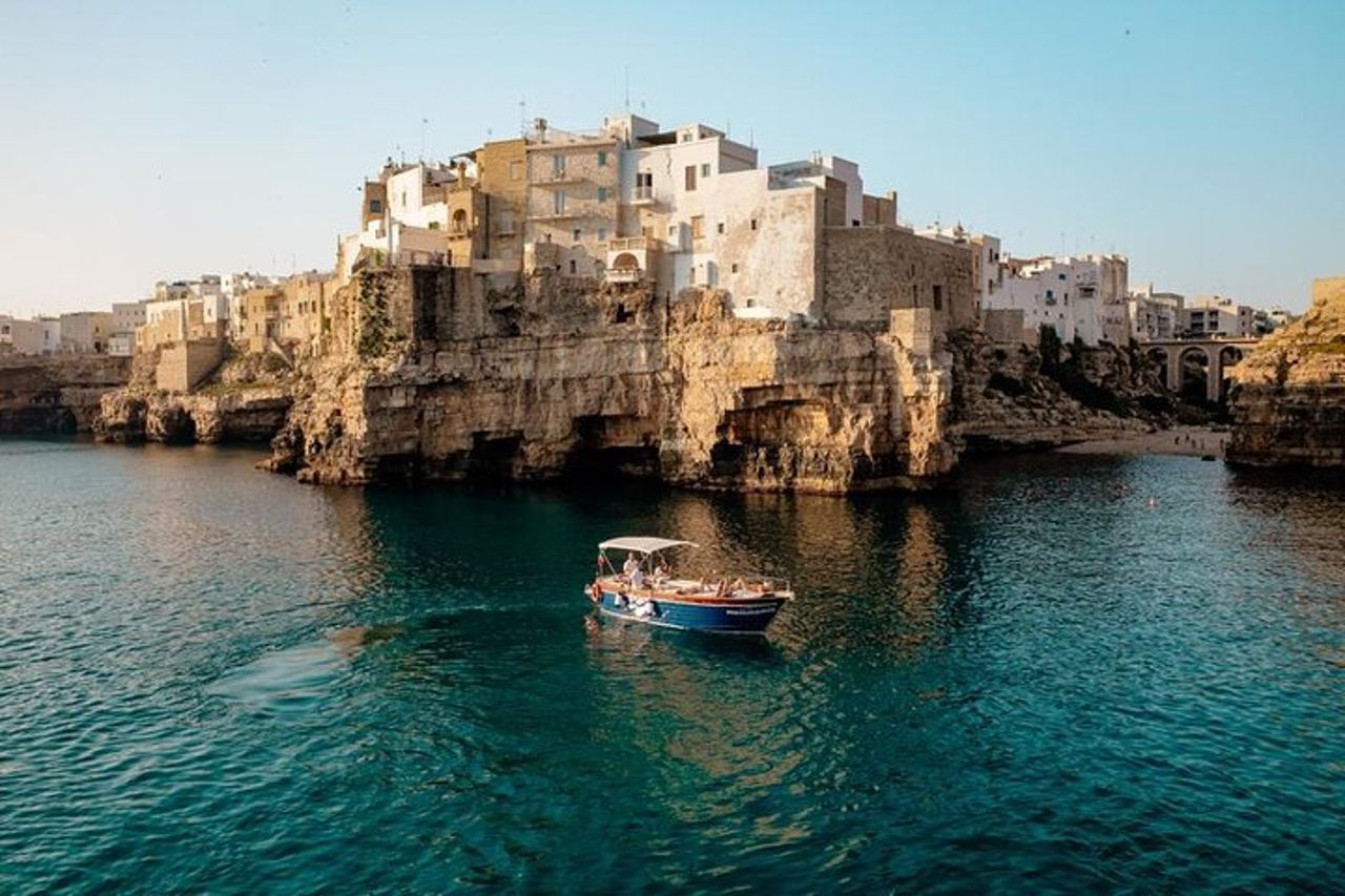 Escursione di Gruppo in Barca a Polignano | MAMMAMIA Boat