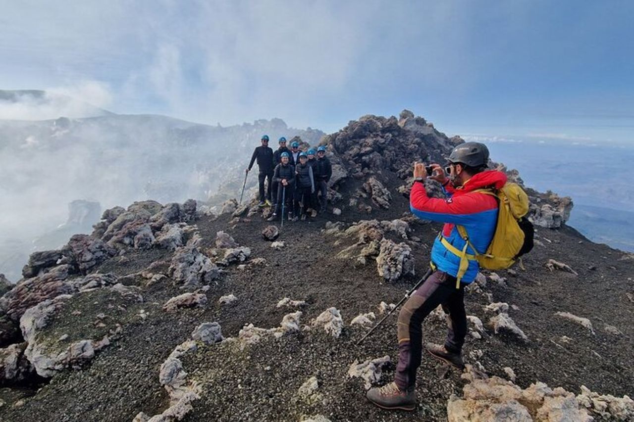 Etna Nord: Trekking guidato ai crateri del vulcano sommitale — 7