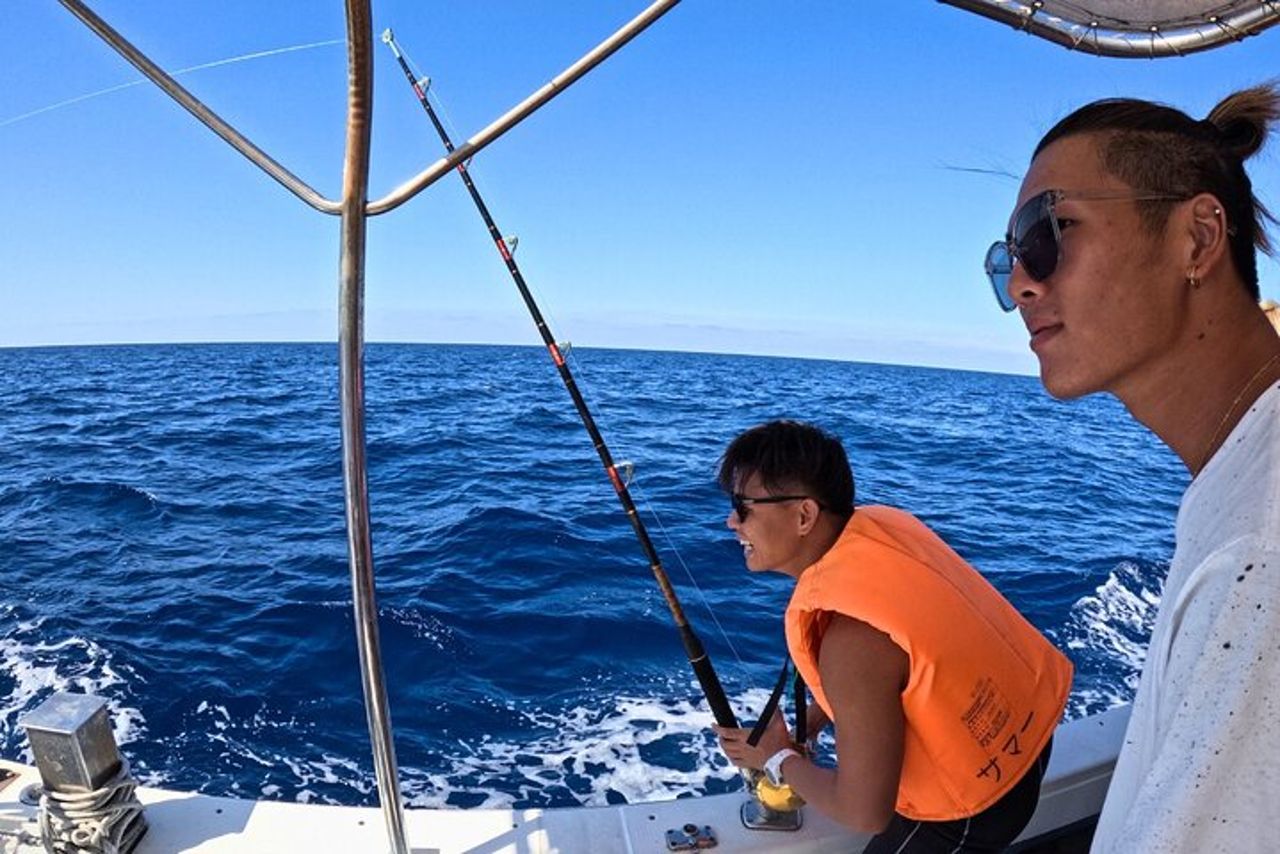 Partenza dal villaggio di Onna (porto peschereccio di Maeda)!Esperienza di snorkeling e traina a Minnajima | Piano di noleggio di imbarcazioni completamente private (corso di 6 ore) — 8