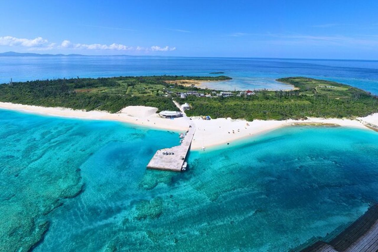 Partenza dal villaggio di Onna (porto peschereccio di Maeda)!Esperienza di snorkeling e traina a Minnajima | Piano di noleggio di imbarcazioni completamente private (corso di 6 ore) — 3