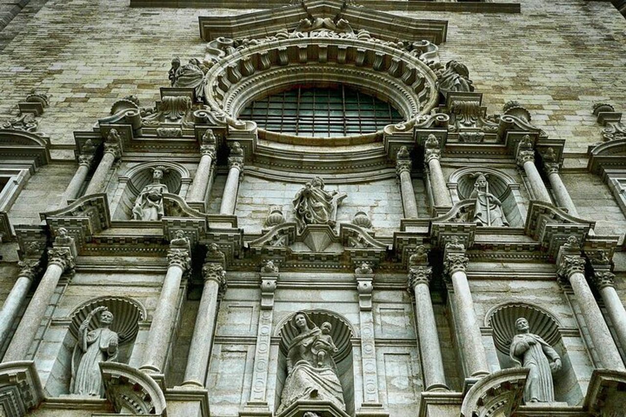 Esplora Girona : Cattedrale, Ponte Eiffel, Mura della città e siti cinematografici — 2