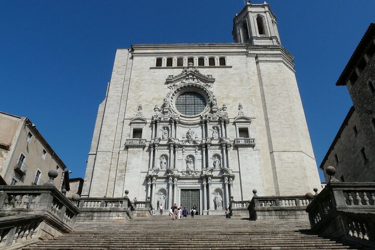 Esplora Girona : Cattedrale, Ponte Eiffel, Mura della città e siti cinematografici