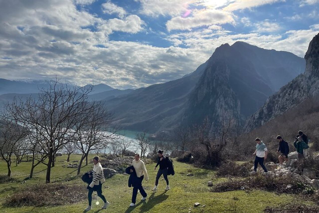 Da Tirana - Tour a piedi al Lago di Bovilla e Monte Gamti — 2