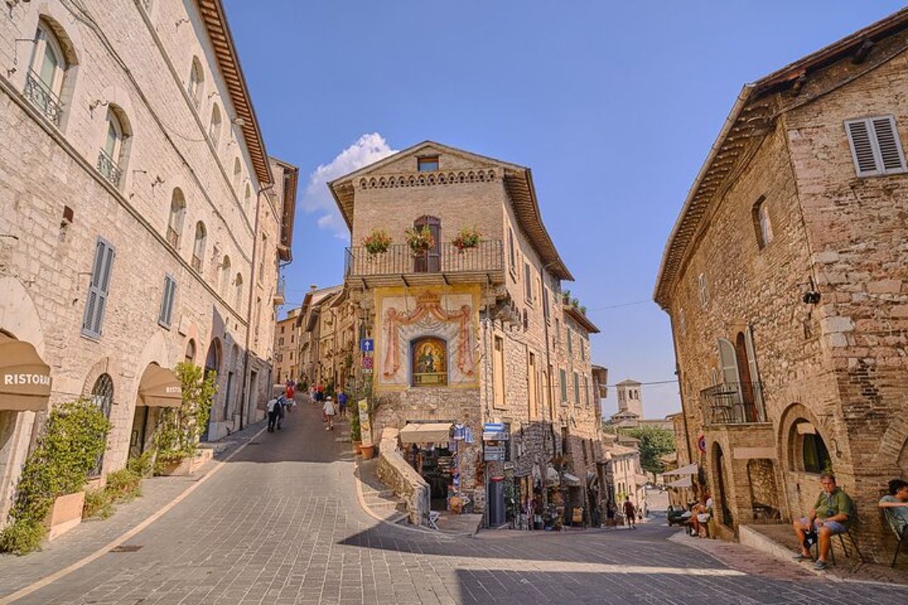 Gita di un giorno nel cuore d'Italia: visita Perugia e Assisi da Firenze — 6