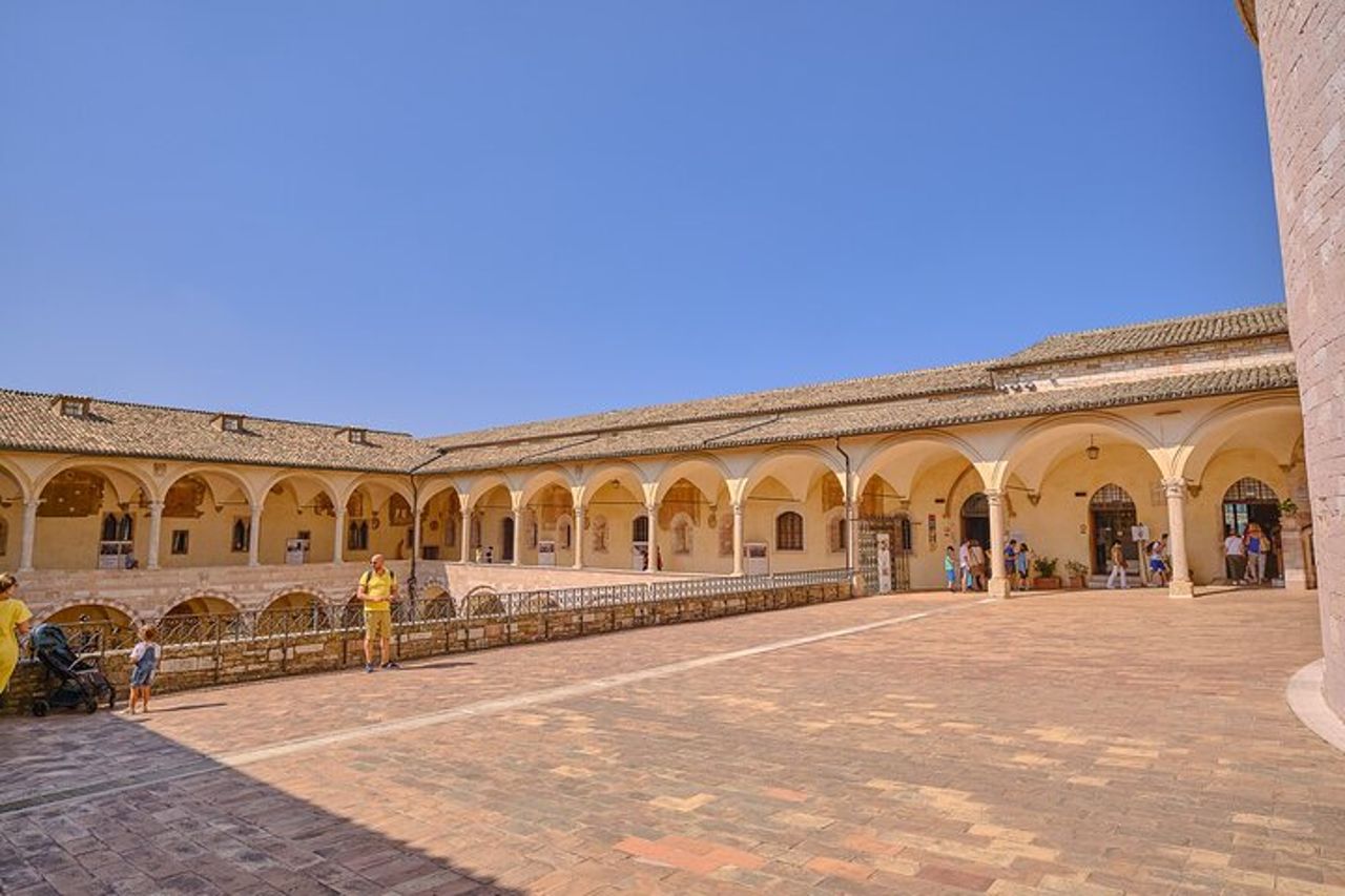 Gita di un giorno nel cuore d'Italia: visita Perugia e Assisi da Firenze — 9