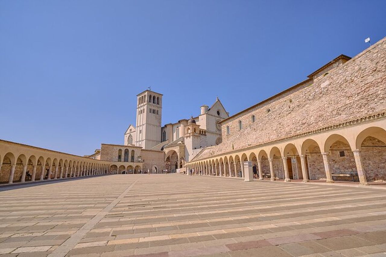 Gita di un giorno nel cuore d'Italia: visita Perugia e Assisi da Firenze — 7