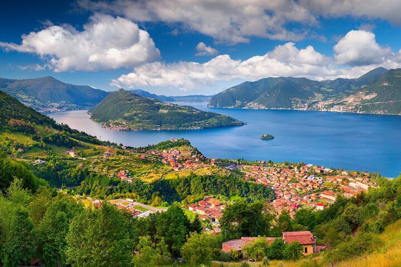 Esperienza VIP al Lago d'Iseo e degustazione di vini Franciacorta