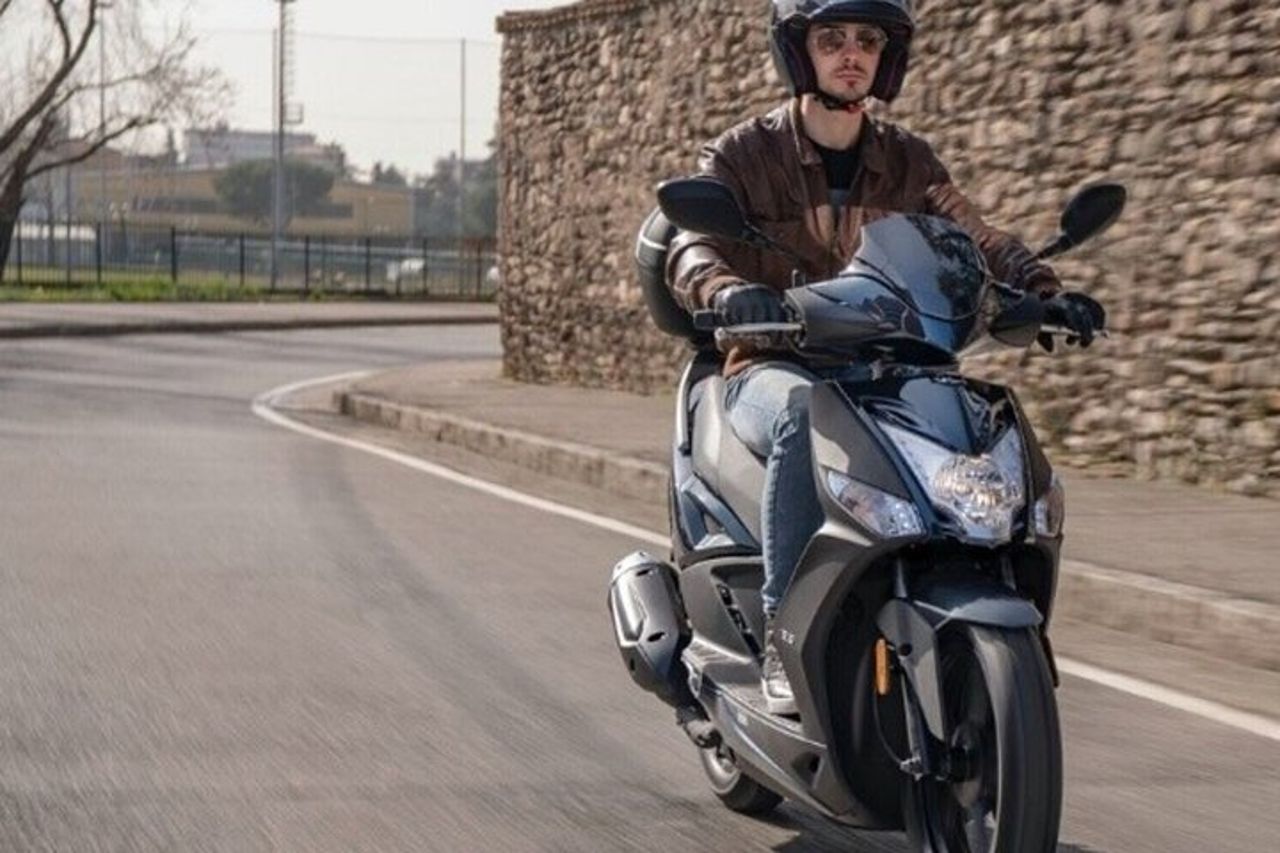 Noleggio di Scooter a Pesaro con Prelievo Incluso — 3