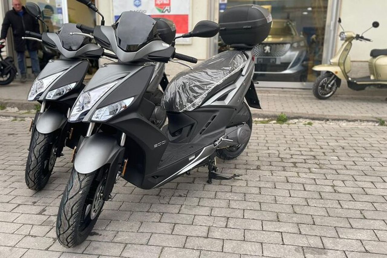 Noleggio di Scooter a Pesaro con Prelievo Incluso — 4