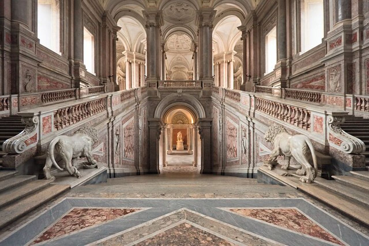 Caserta : Scopri il tour a piedi della Reggia — 2