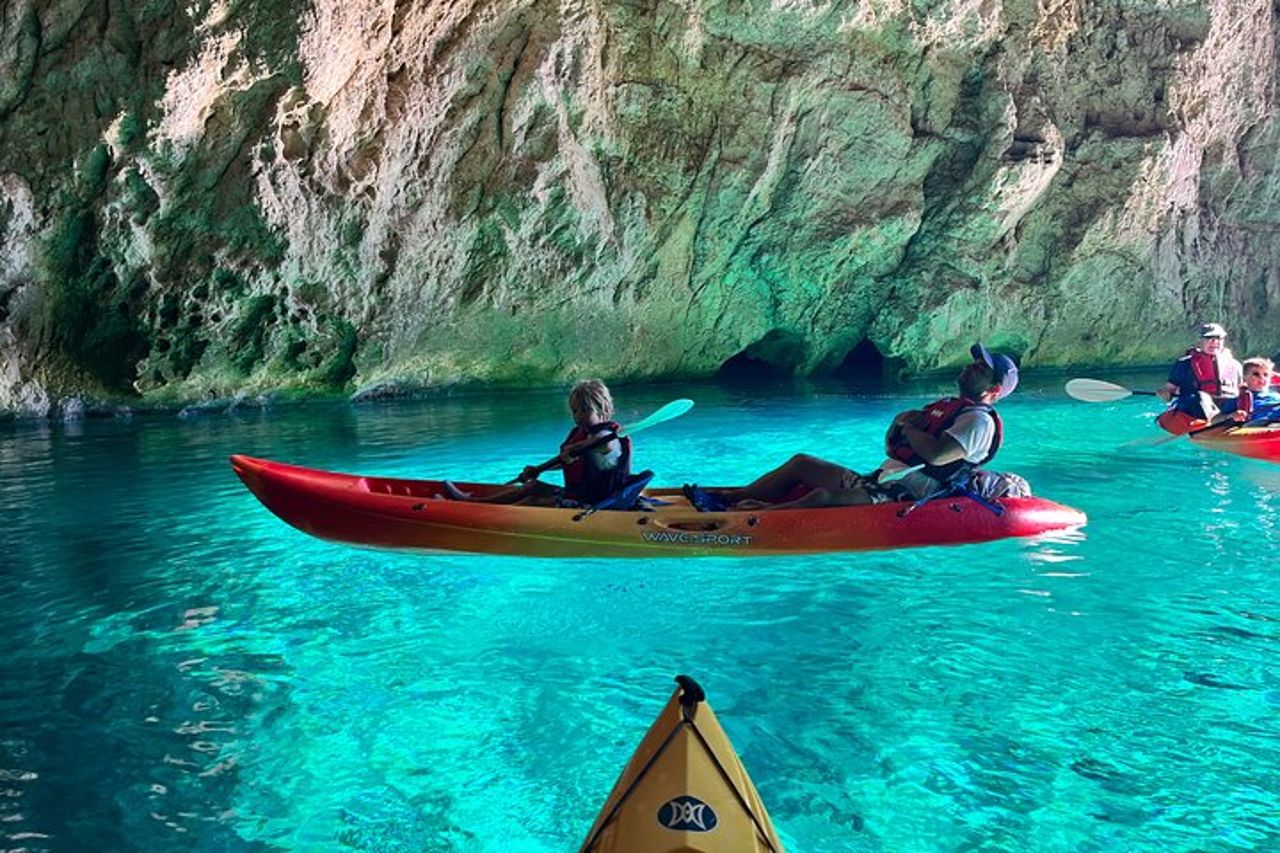 Cova dels Orguens: tour di esplorazione delle grotte in kayak e snorkeling a Javea — 2