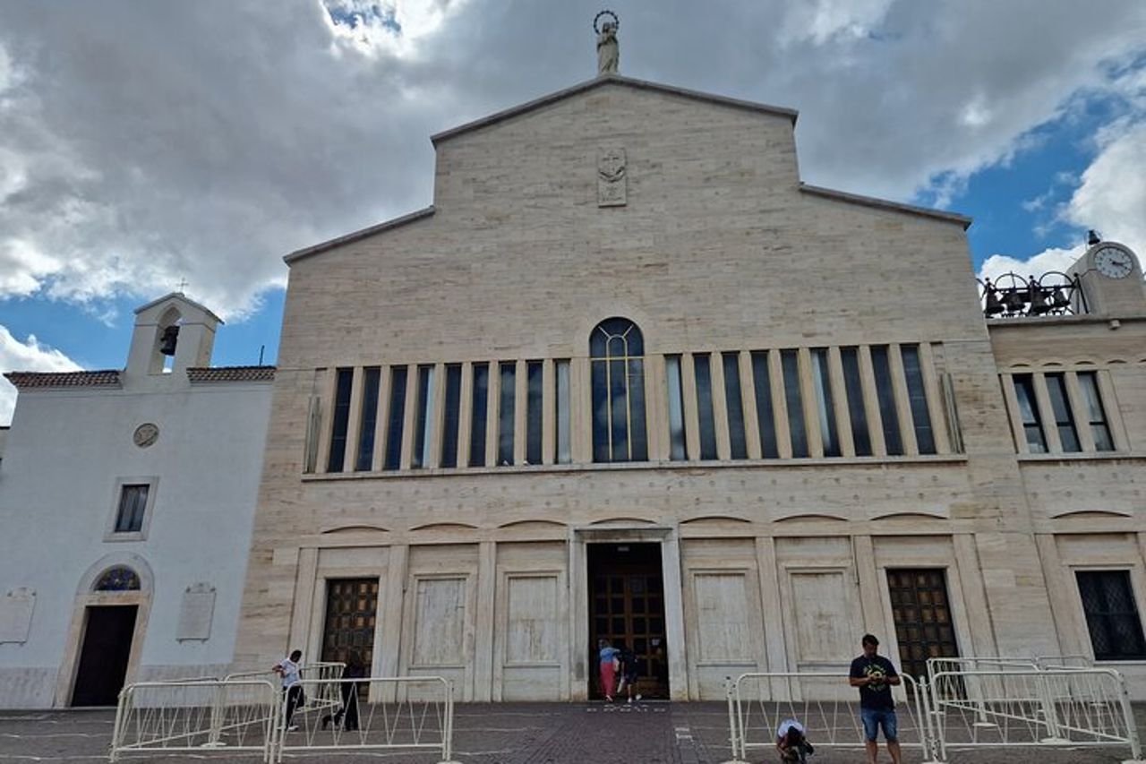 Padre Pio's Shrine in San Giovanni Rotondo from Bari (Apulia) — 7
