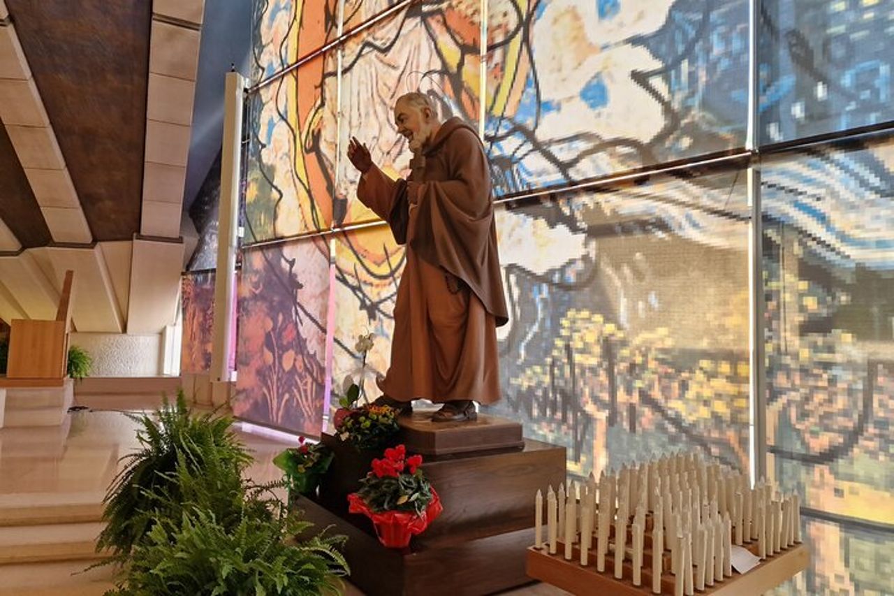 Padre Pio's Shrine in San Giovanni Rotondo from Bari (Apulia) — 8