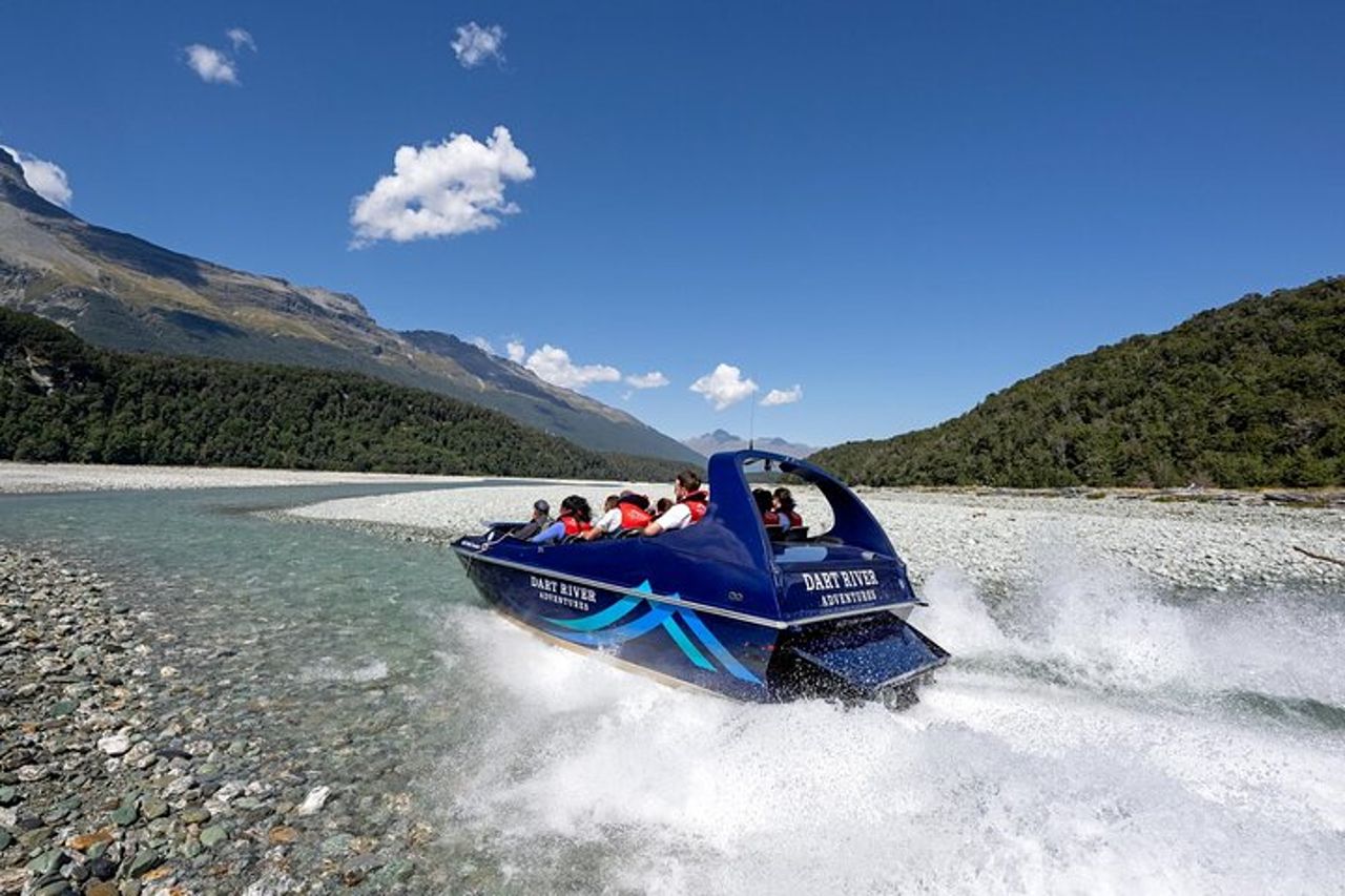 Dart River Jet Boat e esperienza nella natura selvaggia — 9