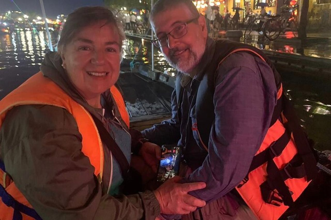 Hoi An Night Market con Hoi un tour a piedi, lanterne colorate, giro in barca — 6