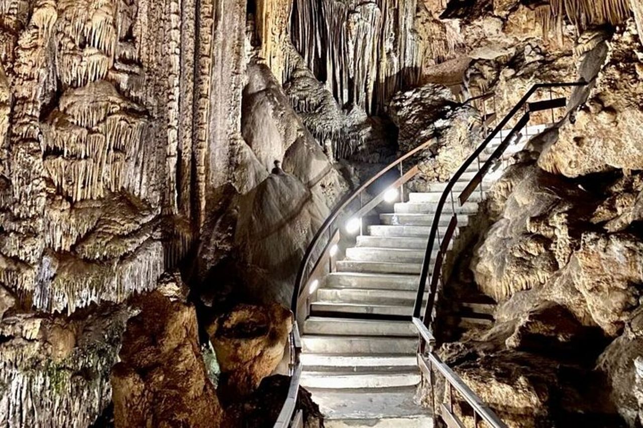 Tour privato di Frigiliana, Grotta di Nerja e Balcone d'Europa — 4