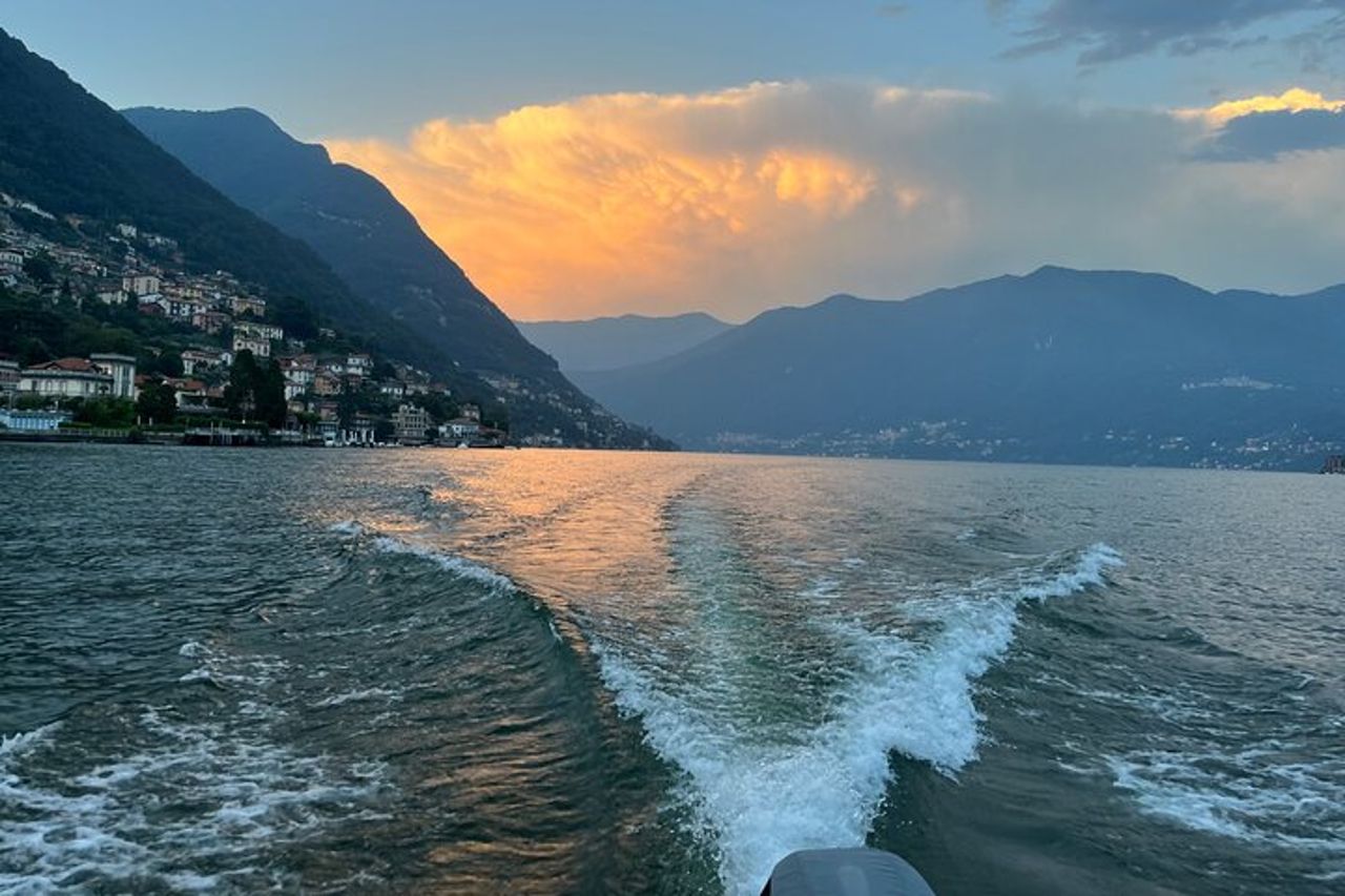 1 and a half hour private boat tour on Lake Como — 9