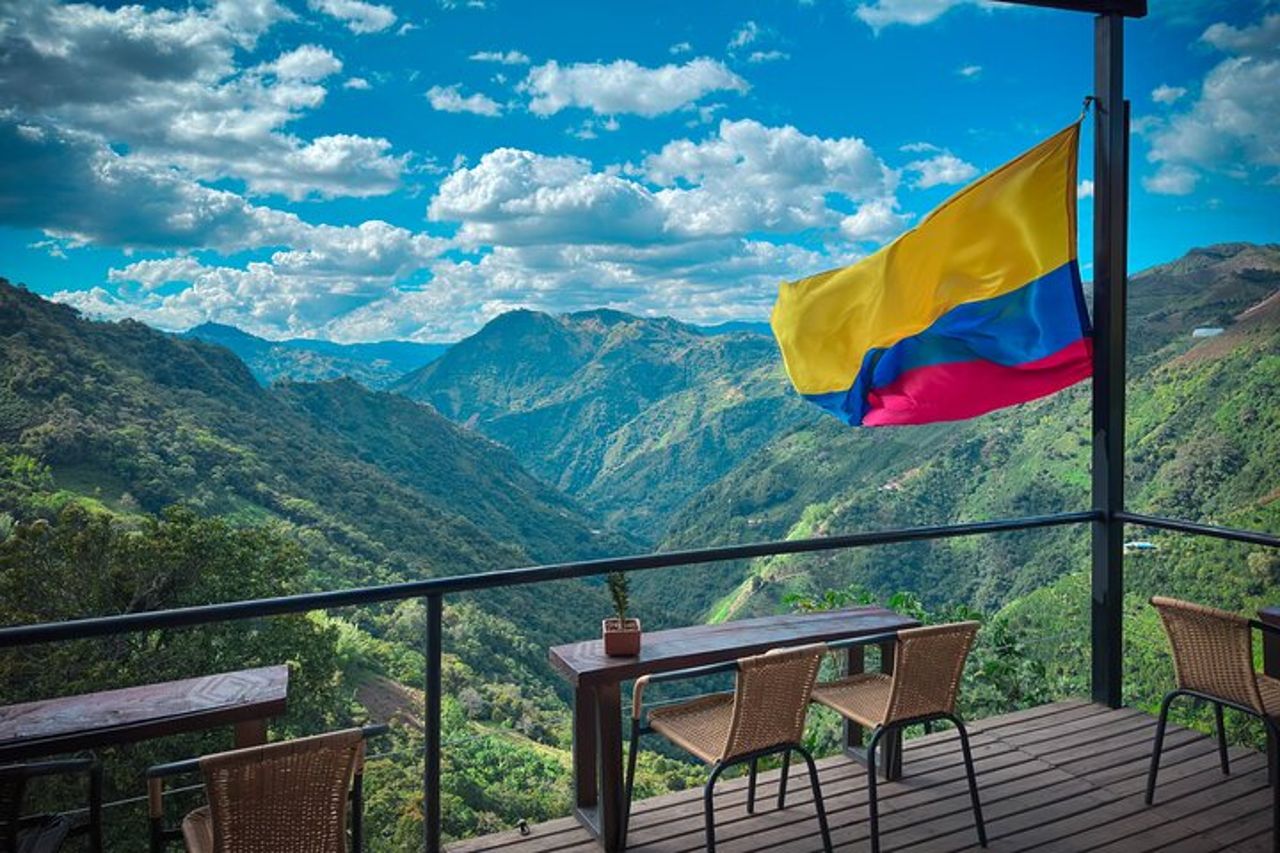 Zipline più alta della Colombia su montagne, giungle e cascate — 6