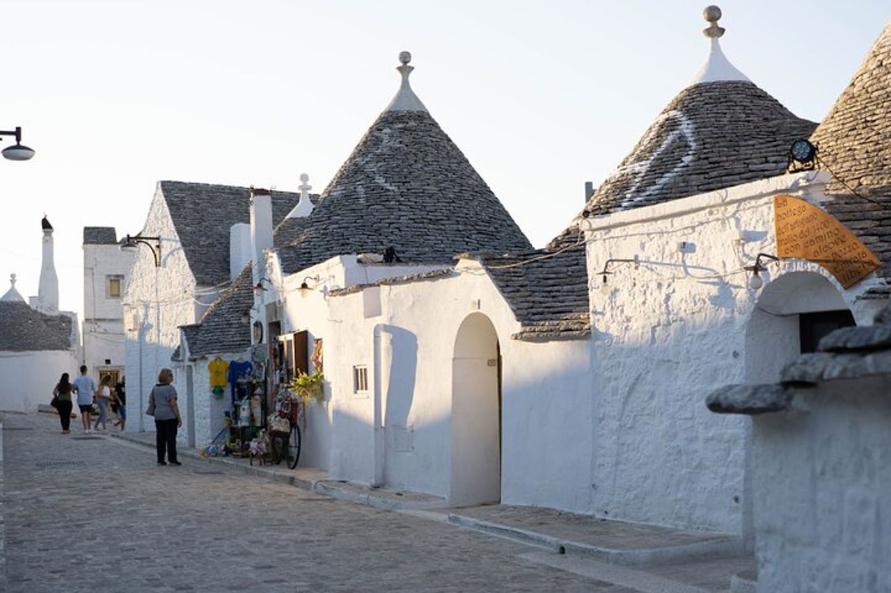 Da Bari: Unesco Tour - Visita Guidata di Matera e Alberobello — 7