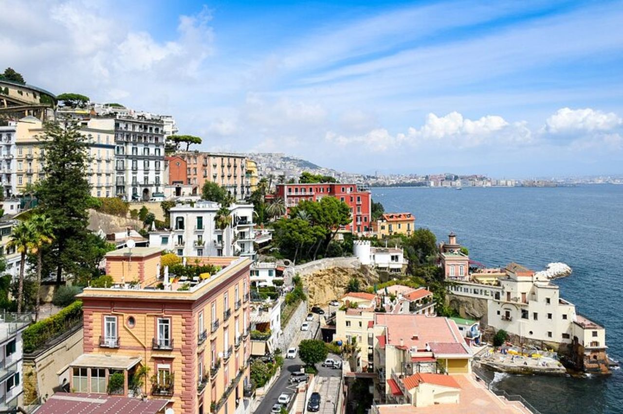 Trasferimento privato da Tropea a Napoli con autista locale